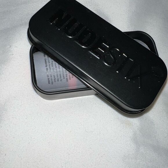 NWT- NUDESTIX
Nudies Cream Blush All-Over-Face Color-TIGER LILY QUEEN - Picture 12 of 13